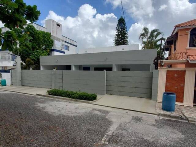 #82 - Casa para Venta en Santo Domingo Este - Santo Domingo